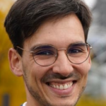 Image représentant l'interview "Vous assistez aux exploits sportifs,  tournez le dos,  et écoutez ce qui se passe derrière ! Entretien avec Mickaël Tardu, chargé de projet "Jeux Olympiques" à France Bleu Paris 2024.